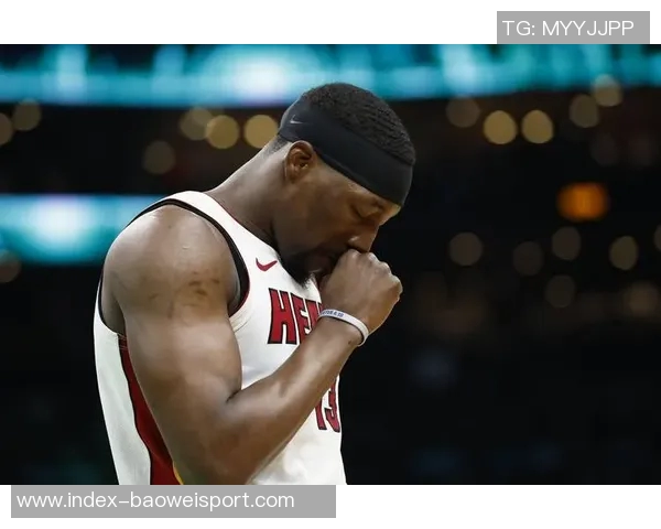 热火祝贺阿贾夺生涯第三冠阿德巴约与其合影庆祝 热火祝贺阿贾夺生涯第三冠阿德巴约与其合影庆祝