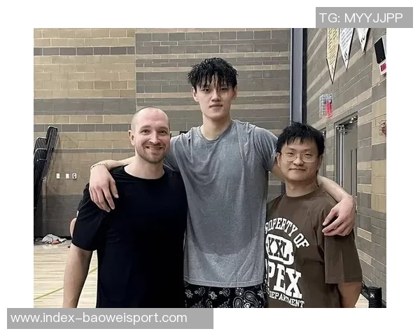 费尔南德斯盛赞曾凡博努力拼搏明日有望迎来首秀机会 费尔南德斯盛赞曾凡博努力拼搏明日有望迎来首秀机会