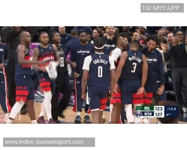 字母哥失常米德尔顿CJ联手三分致命雄鹿失误自毁前程令人心痛 字母哥失常米德尔顿CJ联手三分致命雄鹿失误自毁前程令人心痛