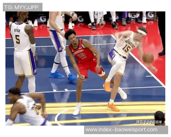 墨菲表现起伏14投仅中6罚球命中率不佳却仍砍下21分10板4助2断 墨菲表现起伏14投仅中6罚球命中率不佳却仍砍下21分10板4助2断