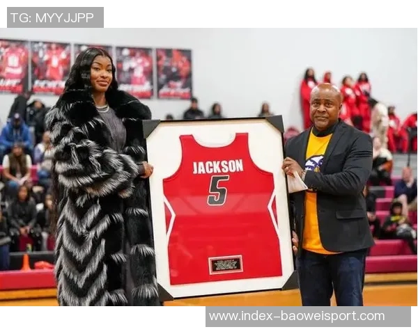 火花队传奇球员里奇亚杰克逊高中5号球衣正式退役庆祝三连冠辉煌历史